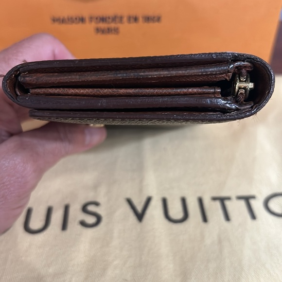 100% Authentic vintage Louis Vuitton Monogram Tressor wallet. - Picture 8 of 10